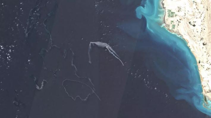 Likely oil slicks in Strait of Hormuz after tanker strikes