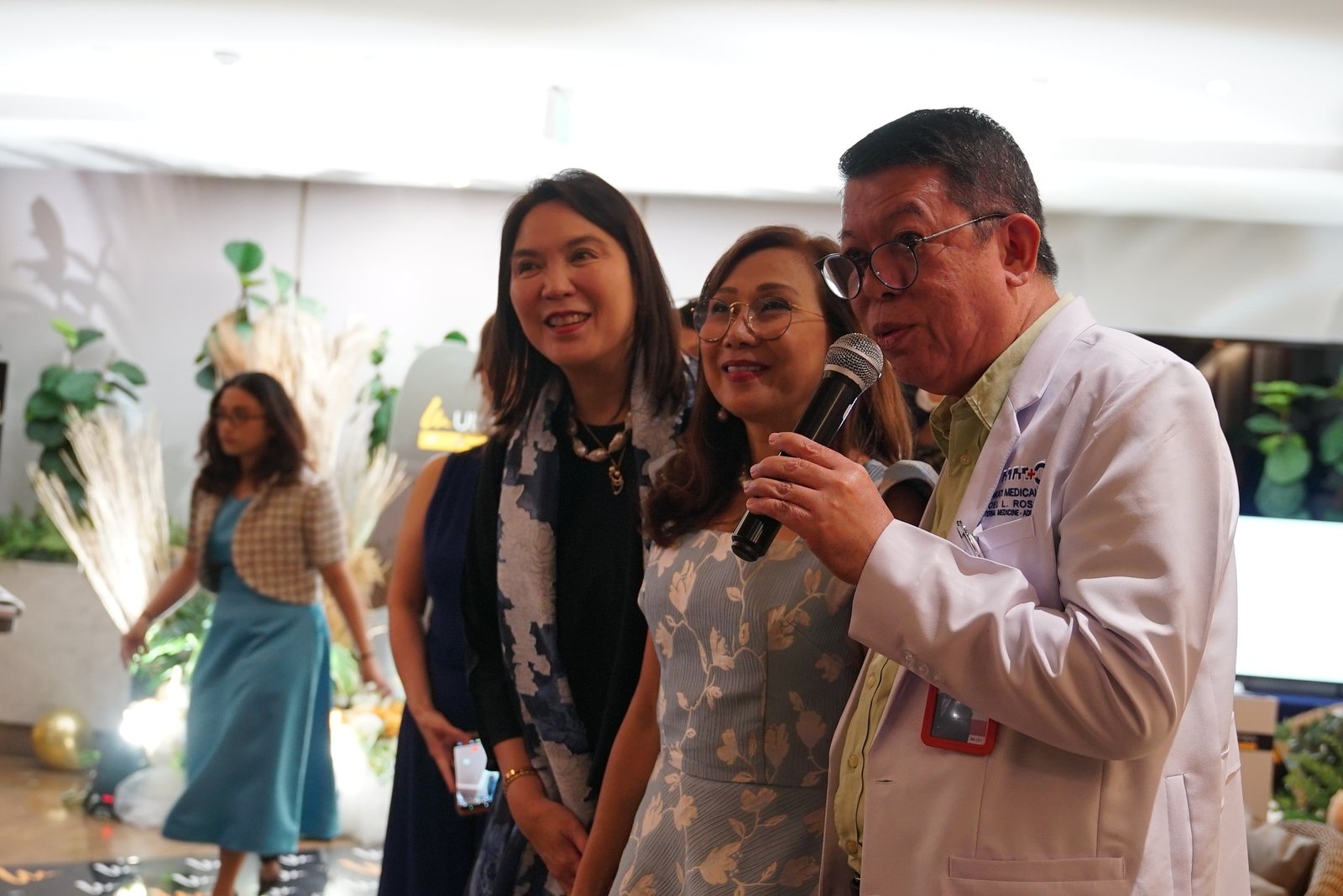 DR. Noel L. Rosas, MD (right).