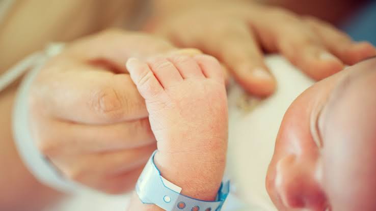 Woman has IVF birth from 22-year-old embryo