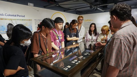 Students discover the story behind Philippine money