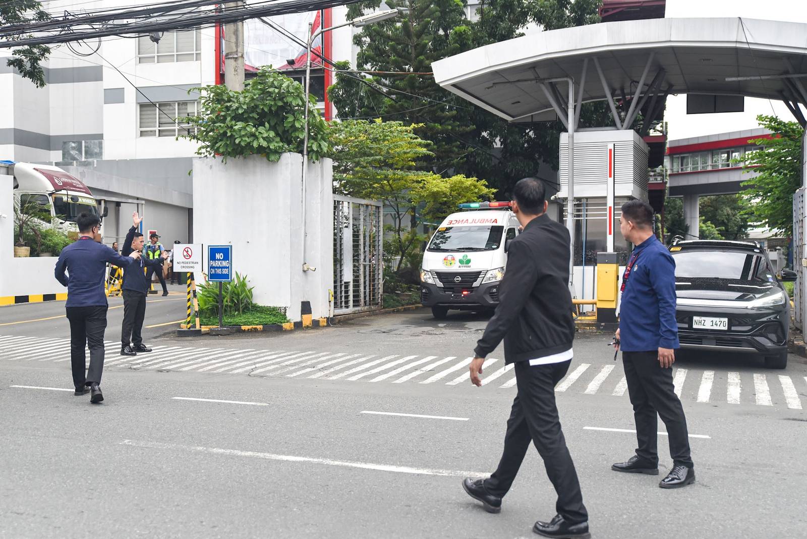 An ambulance carrying former House speaker Martin Romualdez leaving Cardinal Santos Medical Center in San Juan City, on September 12.

Sandiganbayan Third Division has ordered the transfer of Romualdez to the Philippine General Hospital for an independent medical examination. l Zedrich Xylak Madrid