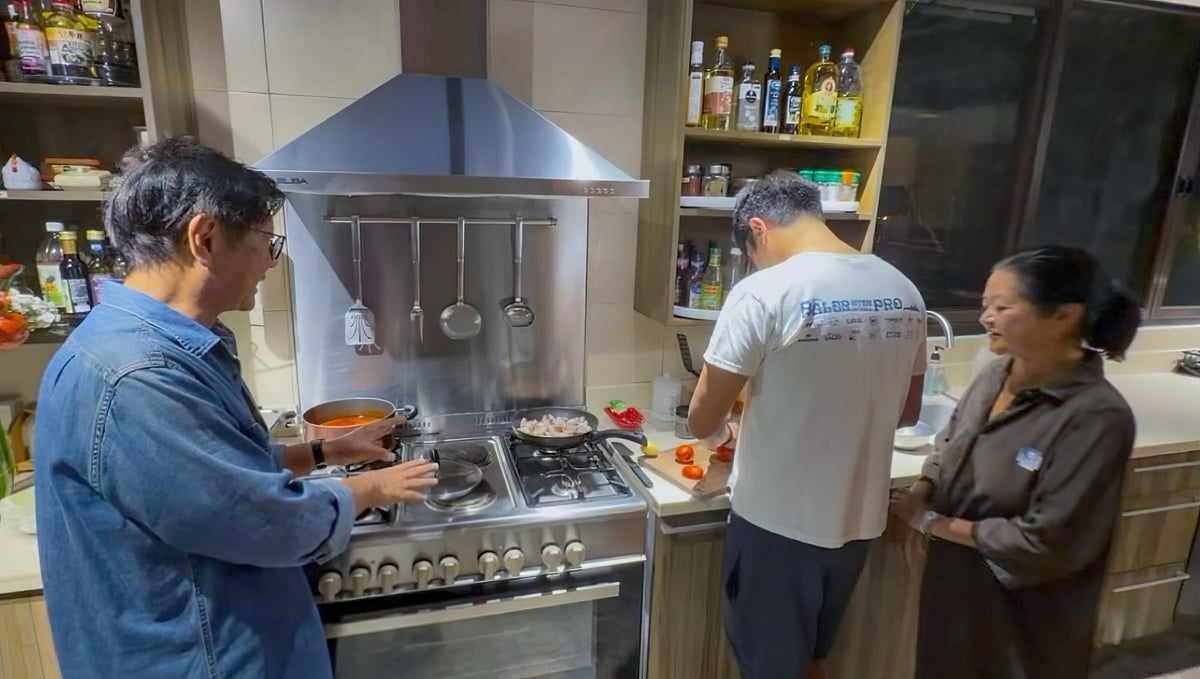 BEYOND the presidential podium, PBBM is a husband and father who continues to make time for family dinners, celebrations and shared occasions with First Lady Liza Araneta-Marcos and their sons. From market runs to anniversary dinners, the First Lady has also offered glimpses of the couple’s life together, once calling her husband a ‘keeper for life’ and joking that while ‘agriculture may be your thing,’ his efforts at home made his wife even happier.