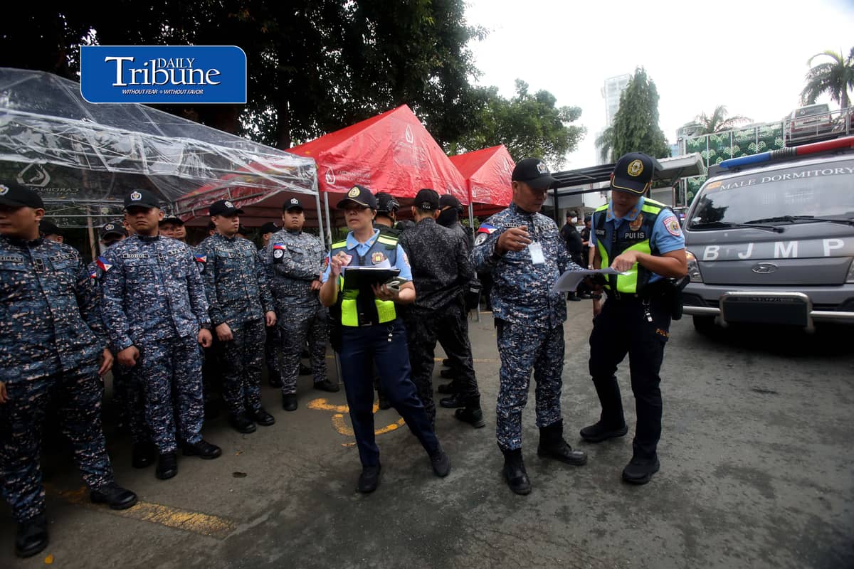(September 12 2026) Authorities formation as the preparation for the transfer of former speaker Matin Romualdez from Cardinal Santos Medical Center in San Juan City  to the Philippine General Hospital (PGH) in Manila. Photo/Analy Labor