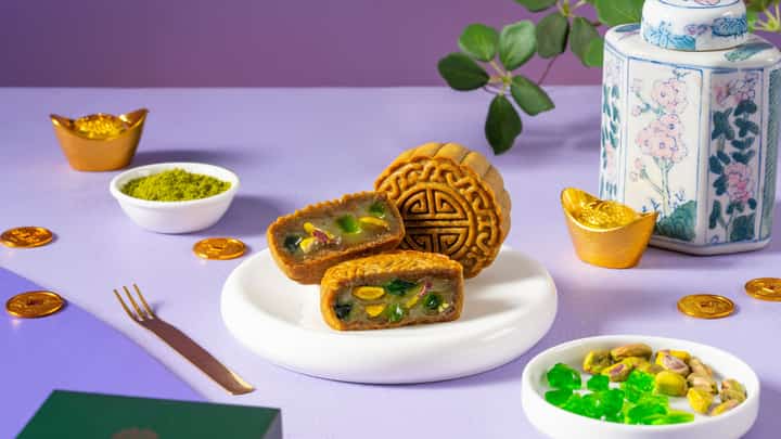 RAFFLES Makati’s Mid-Autumn Treasures Matcha Pandan.