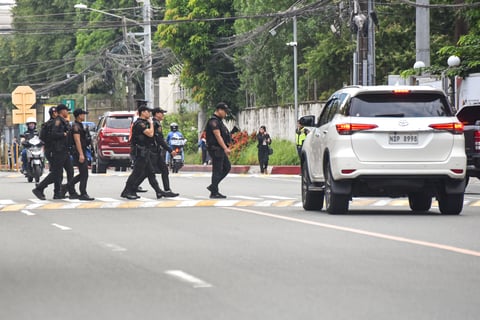 BJMP and PNP Personnels secures the Cardinal Santos