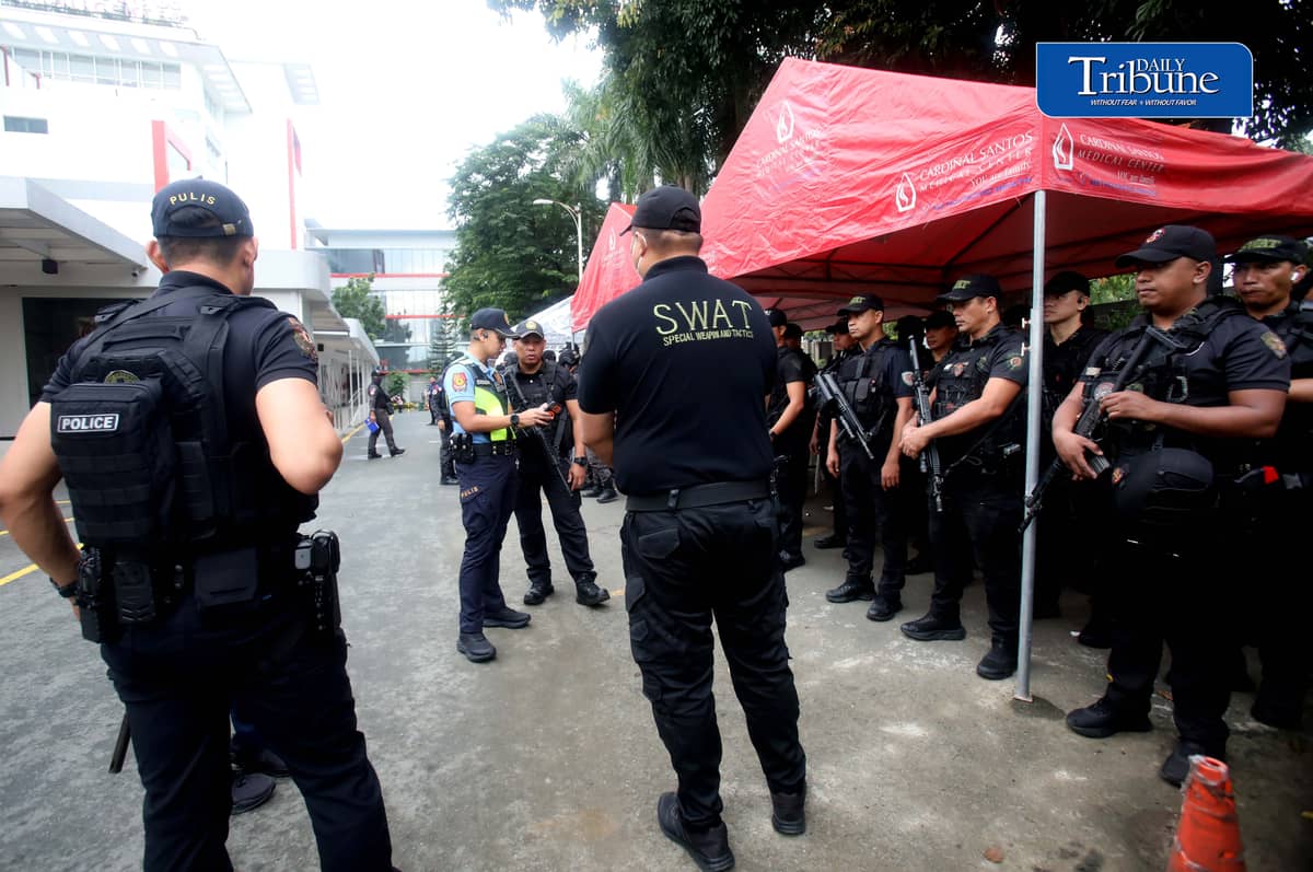 (September 12 2026) Authorities formation as the preparation for the transfer of former speaker Matin Romualdez from Cardinal Santos Medical Center in San Juan City  to the Philippine General Hospital (PGH) in Manila. Photo/Analy Labor