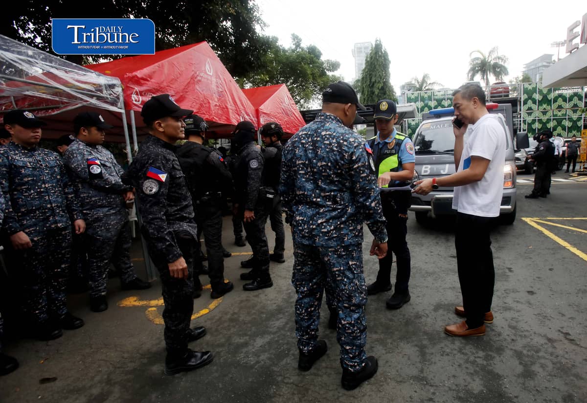 (September 12 2026) Authorities formation as the preparation for the transfer of former speaker Matin Romualdez from Cardinal Santos Medical Center in San Juan City  to the Philippine General Hospital (PGH) in Manila. Photo/Analy Labor