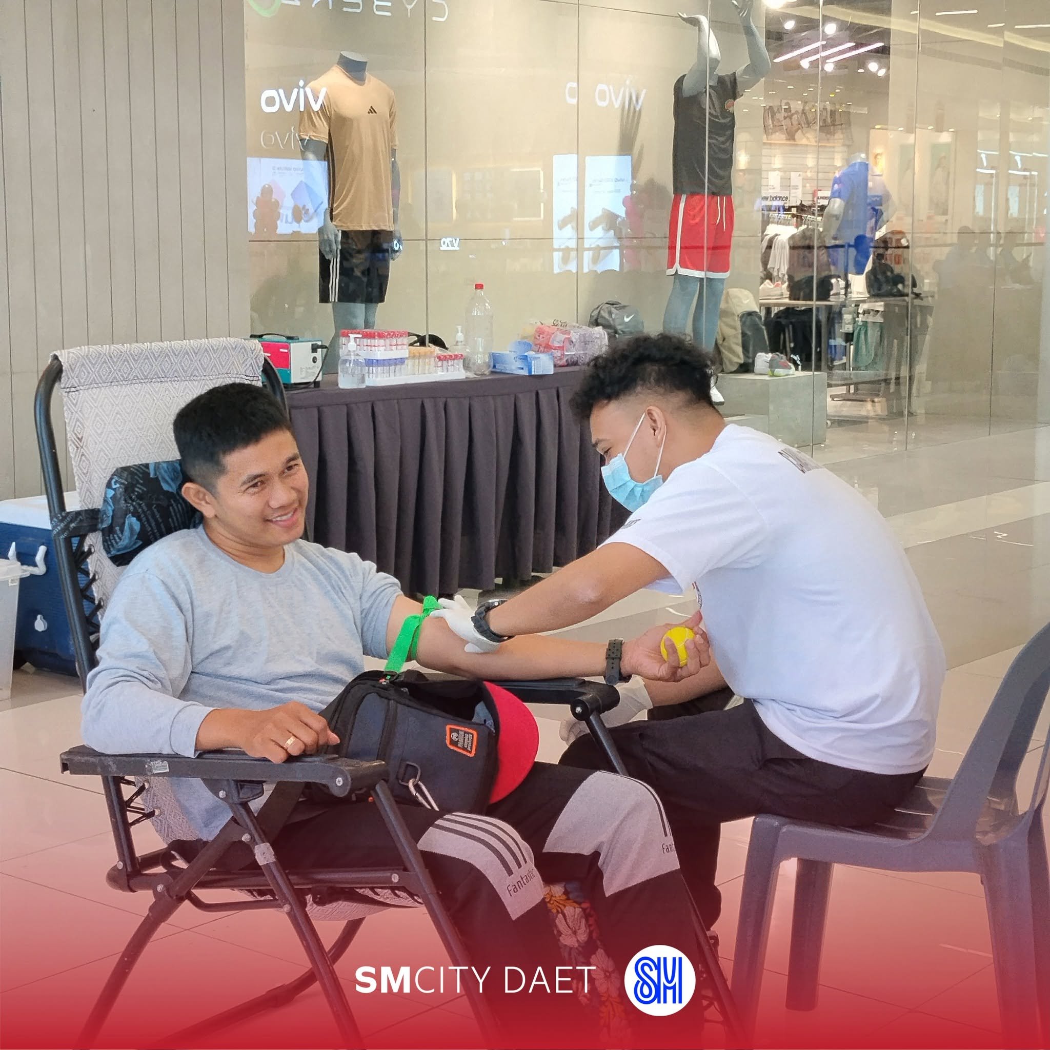 SM employees support blood bank