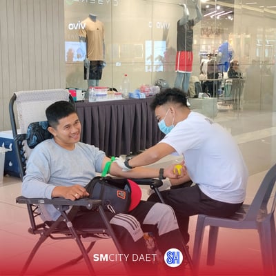 SM employees support blood bank