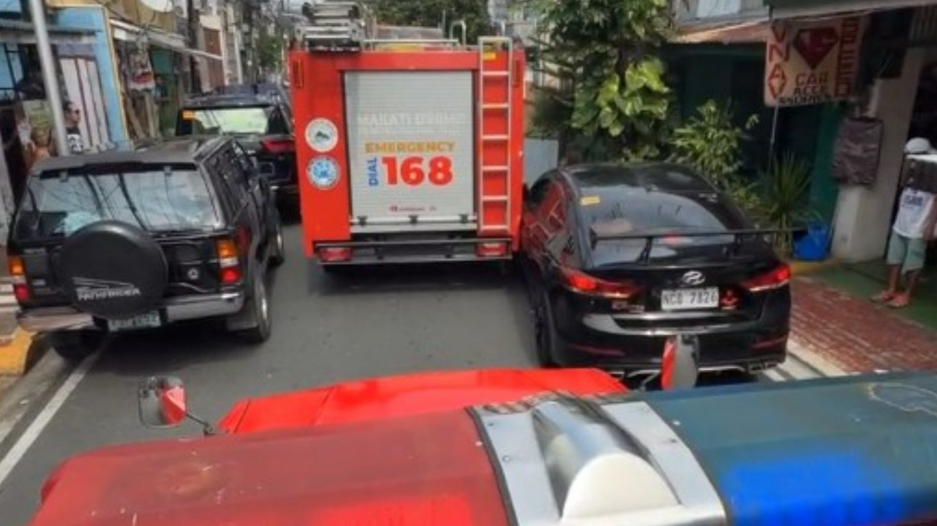 MMDA, LTO crack whip on road obstructions
