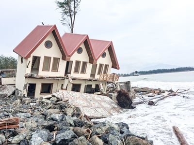 Dike collapse worsens Liwliwa coastal crisis