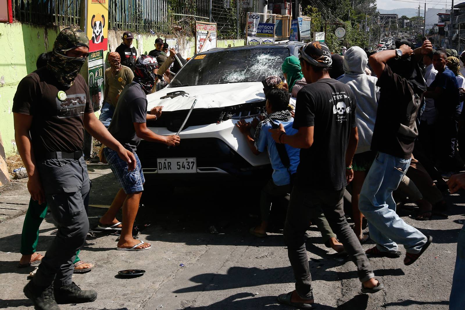 A riot erupts outside Sero Central School along Sinsuat Avenue in Cotabato City on 14 September 2026 as voting continues in the first Bangsamoro Parliamentary Elections. The perpetrators claimed to be members of the United Bangsamoro Justice Party (UBJP). The Commission on Elections has placed Cotabato City under its control following election-related violence.