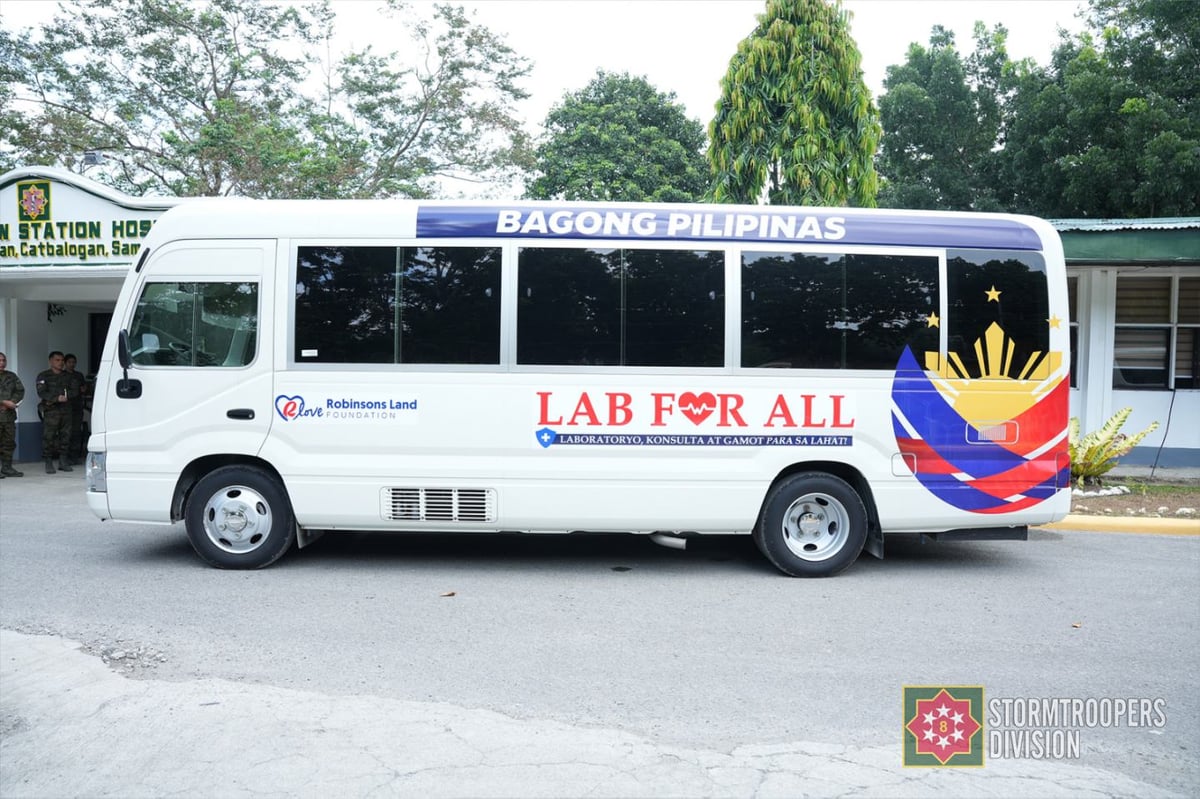 8ID unveils mobile medical lab for troops, communities