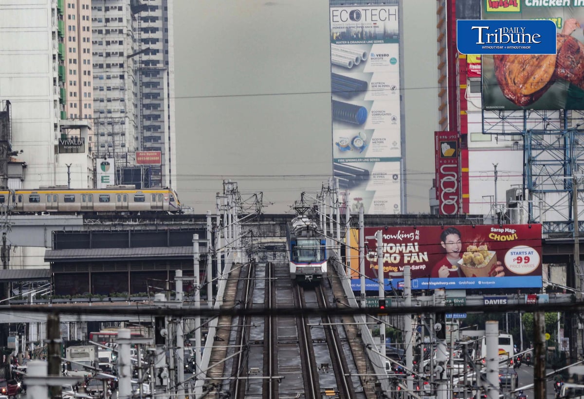 (September 15 2026) MRT3 and LRT2 seen running on its track in Cubao Quezon City on Tuesday September 15 2026. Government workers and National ID holders are given free rides at MTR3 and LRT2 on September 16 and 17, the DOTr announc in celebration of Civil Service Month and Global Identity Day. Photo/Analy Labor