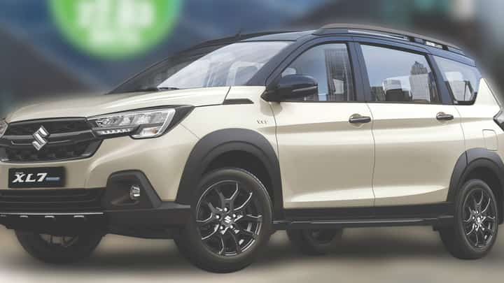 SUZUKI: XL7 Hybrid Black Edition