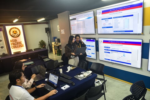 NAMFREL starts counting election return receipts in Makati 