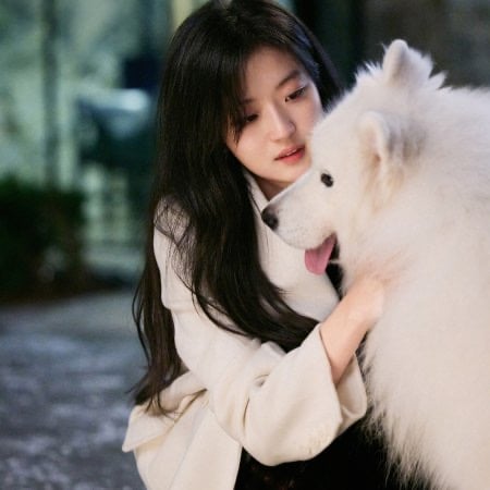 THE viral samoyed at ‘Early Spring.”