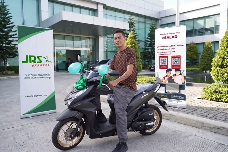 Accident-hit courier wins replacement bike