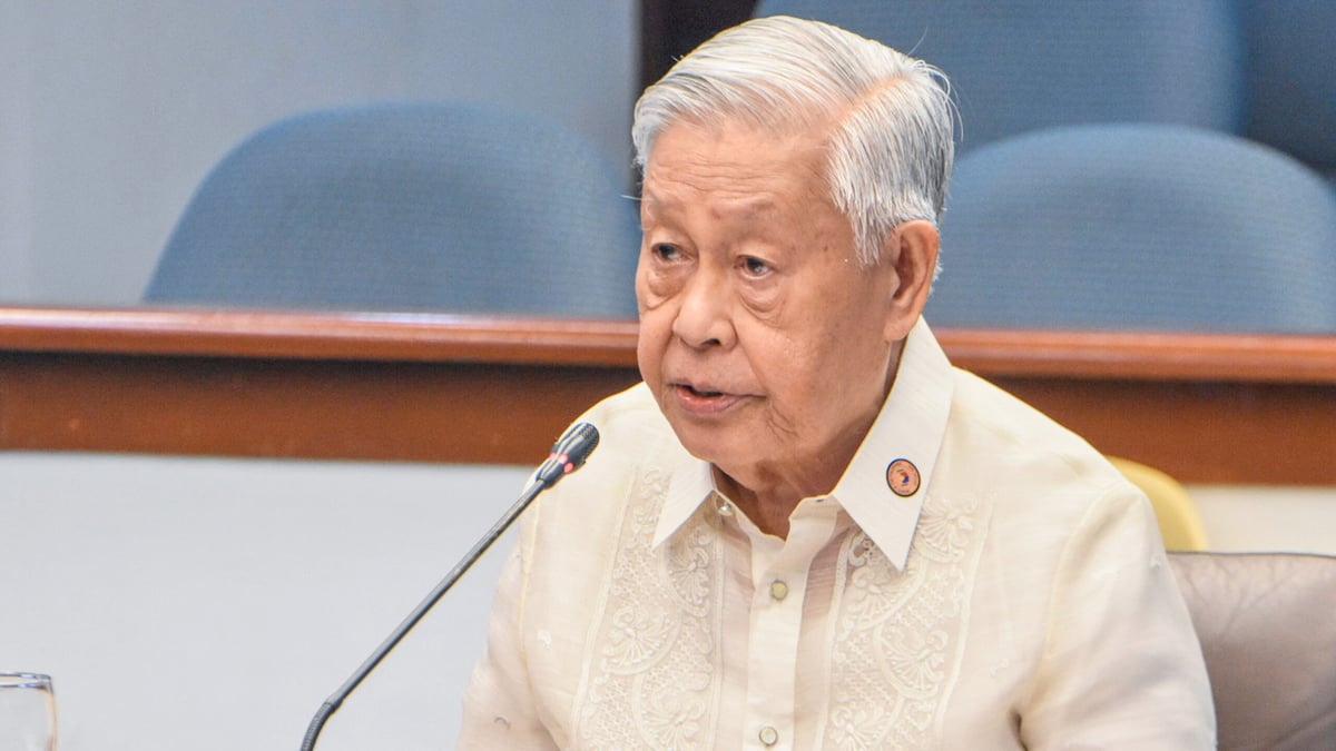 Former justices: Presence needed