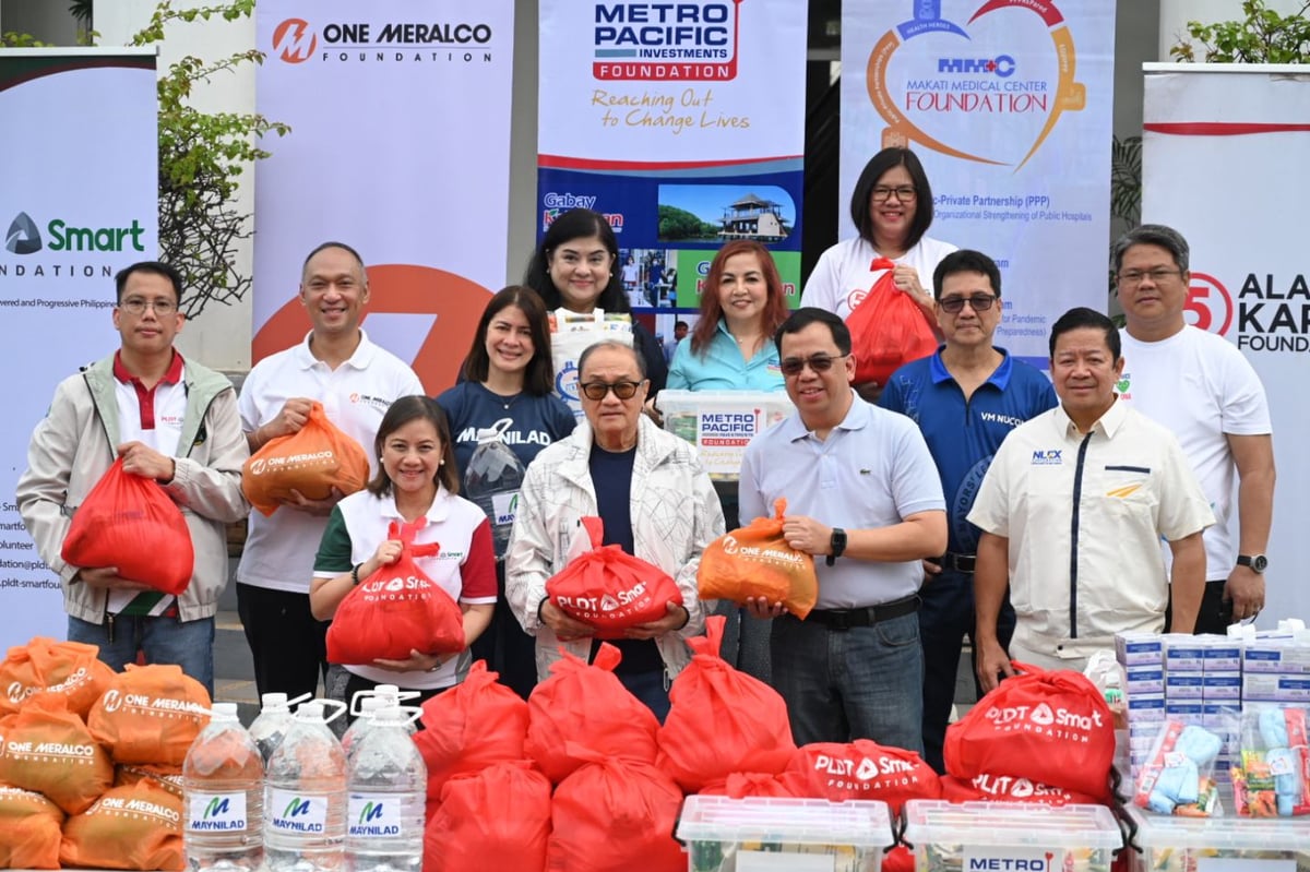 THE relief operations led by Meralco’s MVP (center) were driven by One Meralco Foundation, PLDT-Smart Foundation, Metro Pacific Investments Foundation, Alagang Kapatid Foundation, Inc., Maynilad Water Services Inc. and Makati Medical Center Foundation.