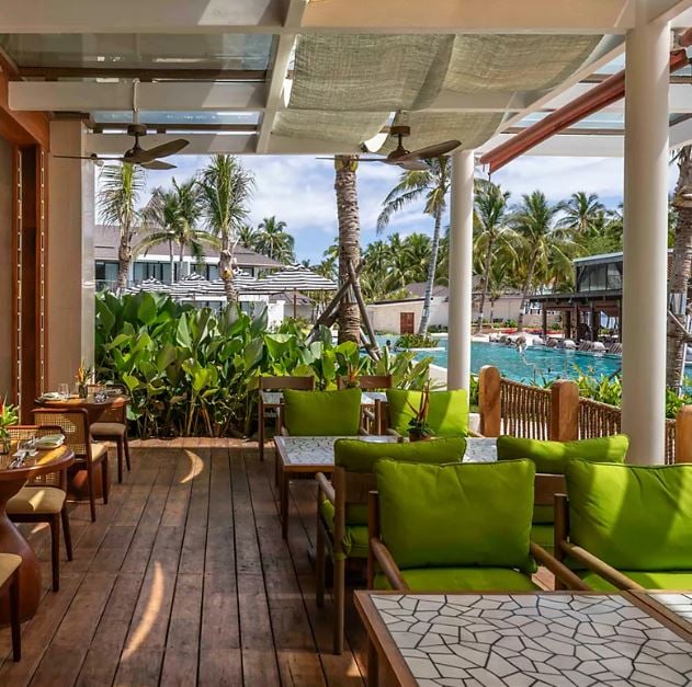 OCEANFRONT dining