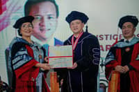 Associate Justice Midas Marquez received the Doctor of Laws, Honoris Causa, from the University of Nueva Caceres.