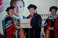 Associate Justice Midas Marquez received the Doctor of Laws, Honoris Causa, from the University of Nueva Caceres.