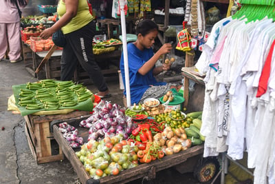 Vegetable vendors in Baseco Compound