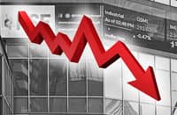 PSEi falls while peso steadies