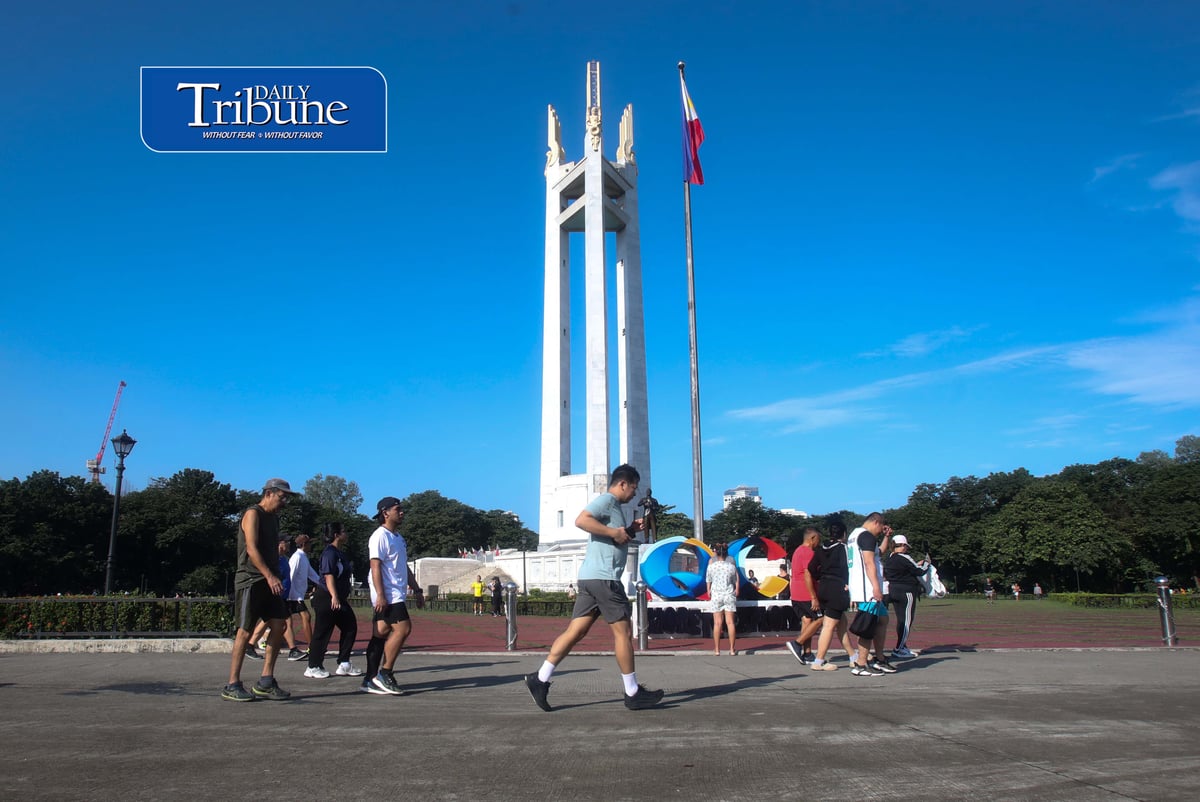 (September 19 2026) People with health concerns take advantage of the fair weather, to spend time at Quezon City circle for jogging and riding a bike, on Saturday September 19 2026. Photo/Analy. Labor