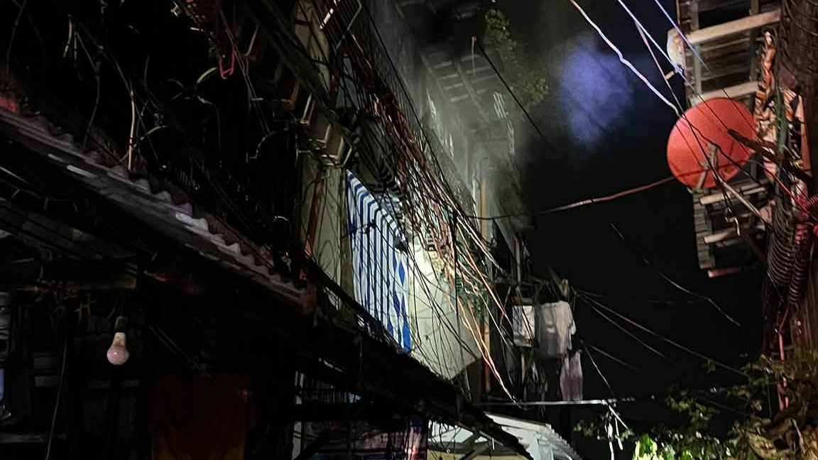 Malabon fire hits residential area 