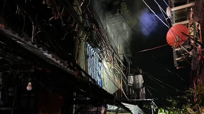 Malabon fire hits residential area 