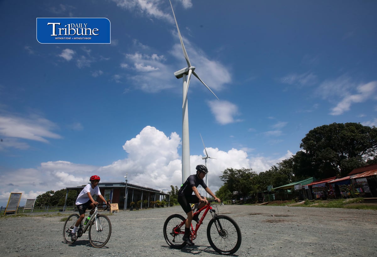 (September 19 2026) Local tourists take advantage fair weather to visit at Pililla Wind Farm in Pililla Rizal on Saturday morning September 19 2026. Photo/Analy Labor