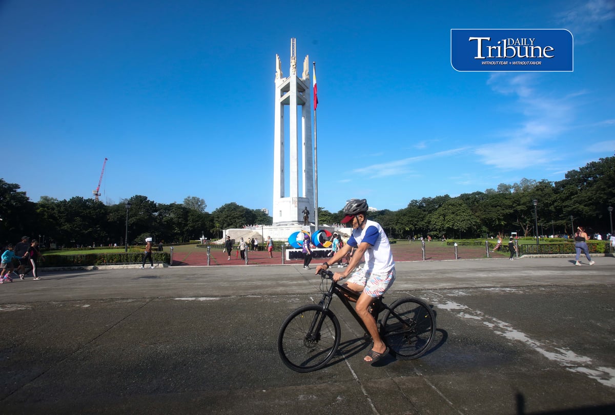 (September 19 2026) People with health concerns take advantage of the fair weather, to spend time at Quezon City circle for jogging and riding a bike, on Saturday September 19 2026. Photo/Analy. Labor