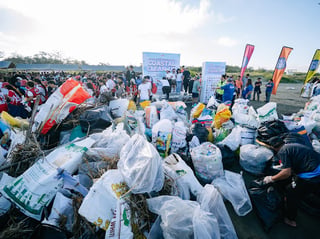 Over 4,000 volunteers join coastal cleanup in Laoag
