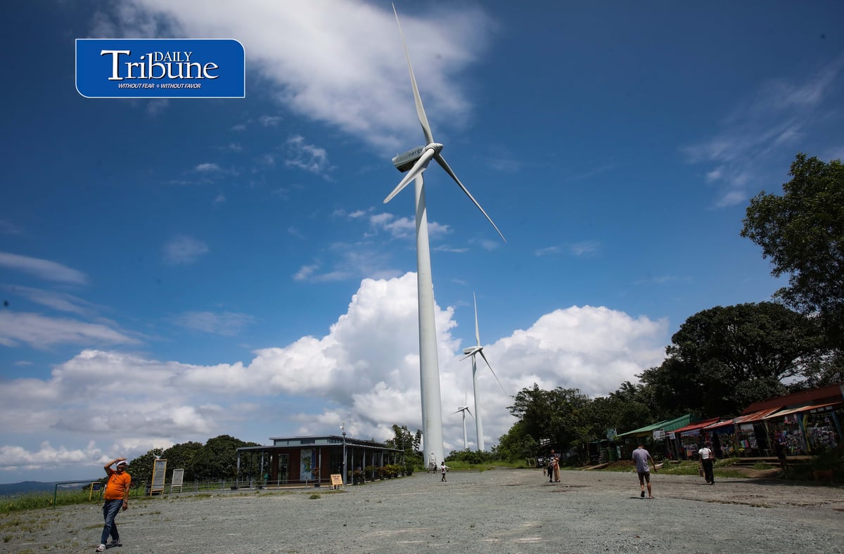 (September 19 2026) Local tourists take advantage fair weather to visit at Pililla Wind Farm in Pililla Rizal on Saturday morning September 19 2026. Photo/Analy Labor