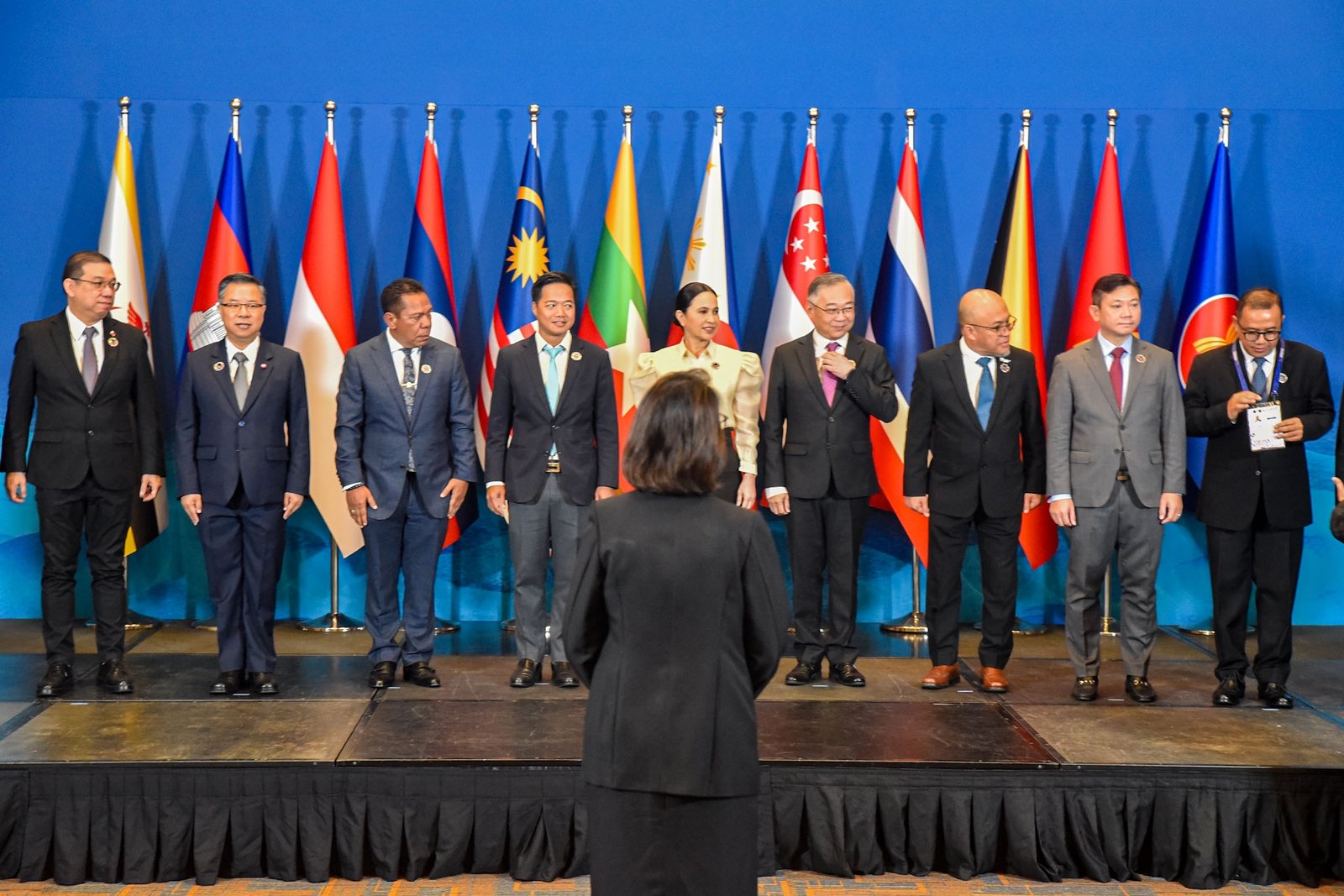 Secretary of Trade and Industry Ma. Cristina Roque (Center) poses with (Left-right) Malaysia’s Johari Abdul Ghani, Myanmar’s Marlar Myo Nyunt, the Philippines’ Ceferino S. Rodolfo and Ma. Cristina A. Roque, Thailand’s Narit Therdsteerasukdi, Timor-Leste’s Augusto Junior Trindade, Vietnam’s Nguyen Anh Tuan, Singapore’s Gan Kim Yong, Brunei Darussalam’s Abdul Manaf bin Haji Metussin, Cambodia’s Sar Senera, Indonesia’s Riyanto, Laos’ Saysana Sayakone, and ASEAN Secretary-General Kao Kim Hourn for a family photo at the 58th ASEAN Economic Ministers’ Meeting and 29th ASEAN Investment Area Council Meeting, at the Philippines International Convention Center in Pasay City, on September 19.| l Zedrich Xylak Madrid