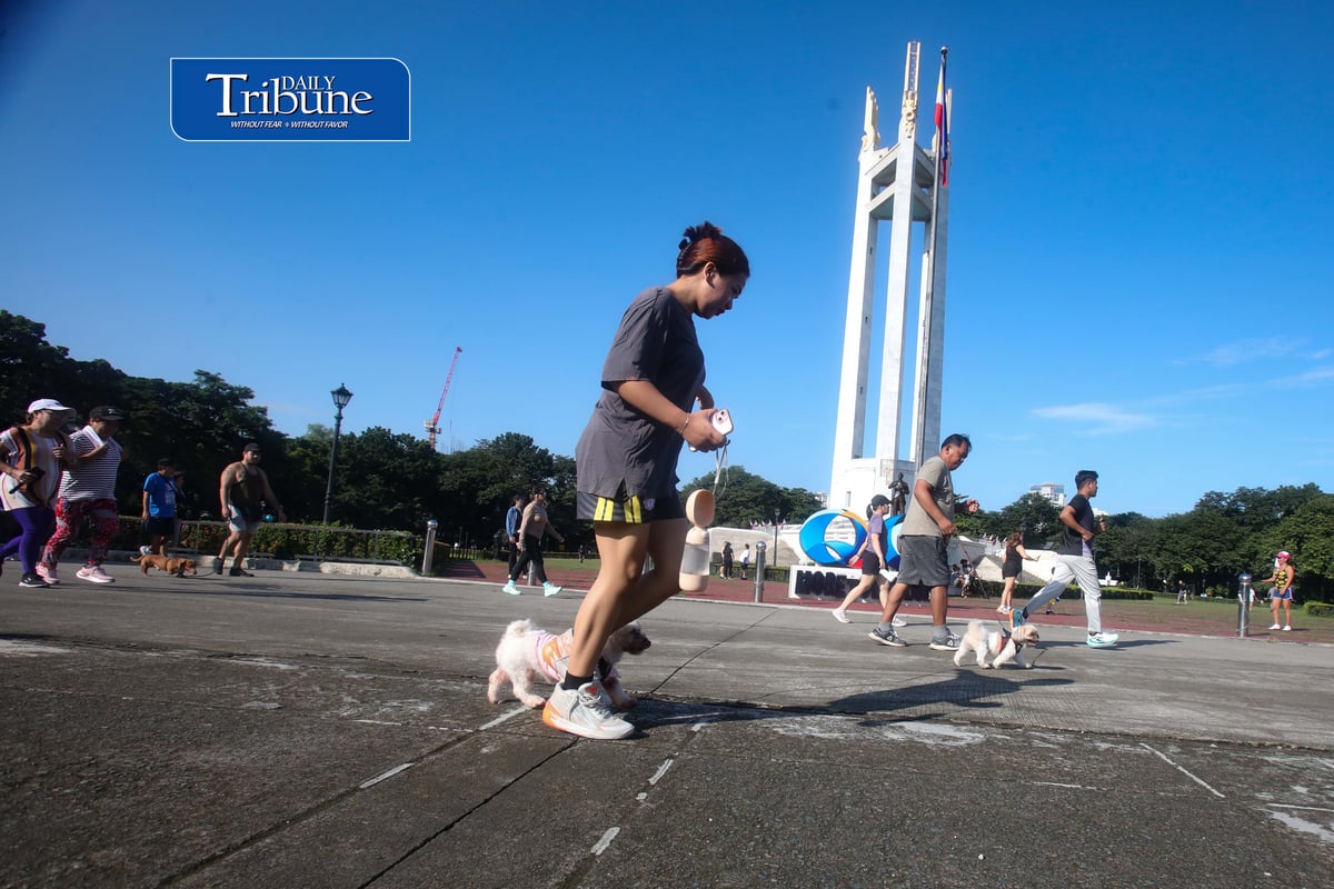 (September 19 2026) People with health concerns take advantage of the fair weather, to spend time at Quezon City circle for jogging and riding a bike, on Saturday September 19 2026. Photo/Analy. Labor