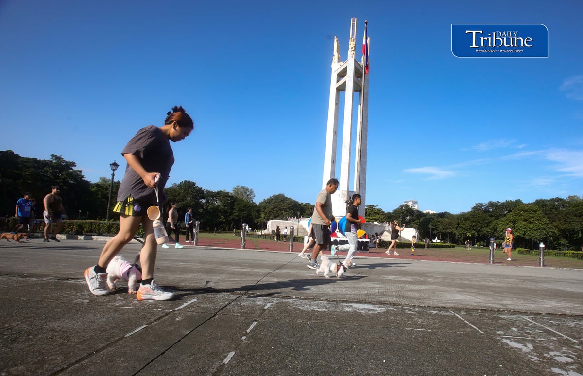 (September 19 2026) People with health concerns take advantage of the fair weather, to spend time at Quezon City circle for jogging and riding a bike, on Saturday September 19 2026. Photo/Analy. Labor