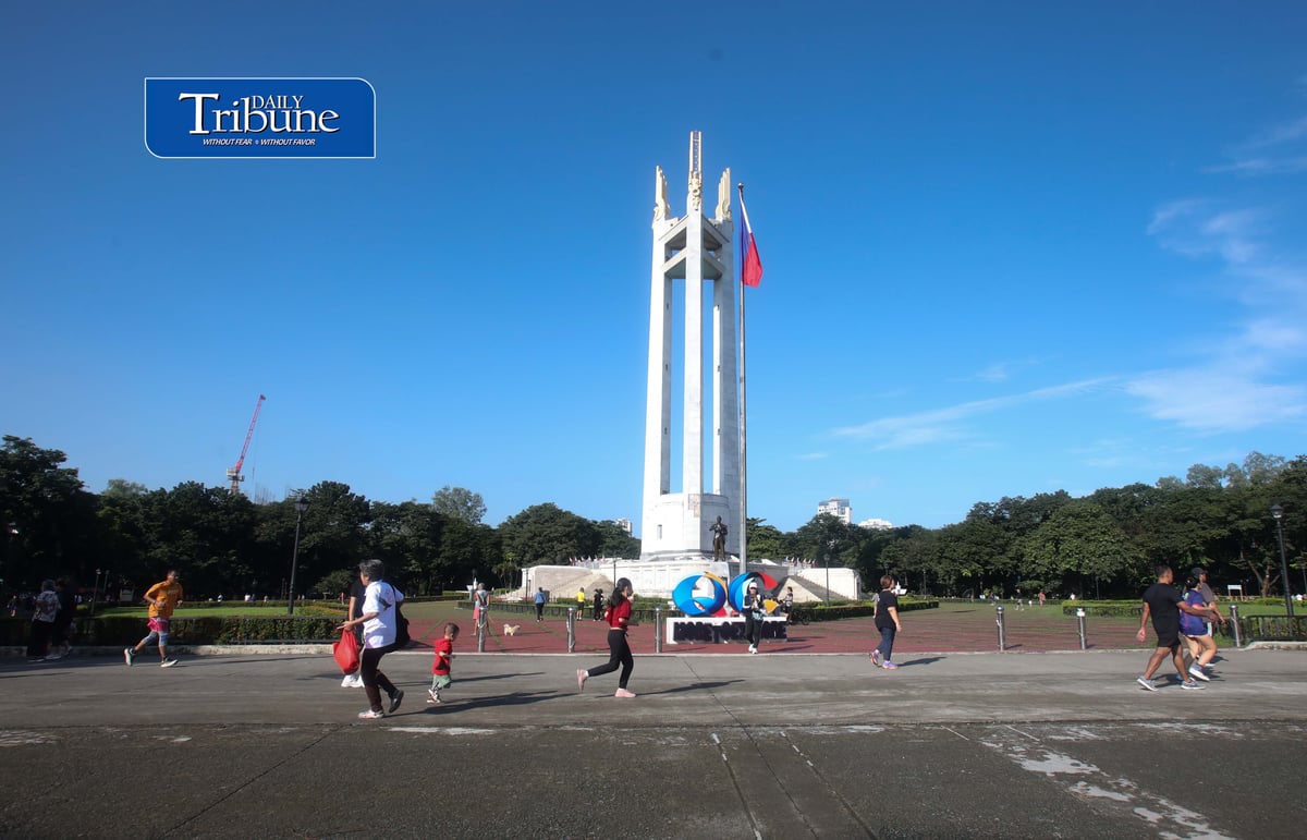 (September 19 2026) People with health concerns take advantage of the fair weather, to spend time at Quezon City circle for jogging and riding a bike, on Saturday September 19 2026. Photo/Analy. Labor