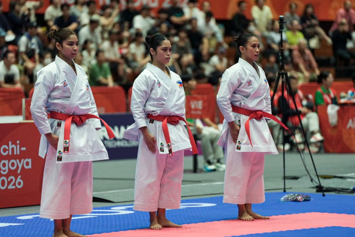 Karatekas bag Asiad bronze