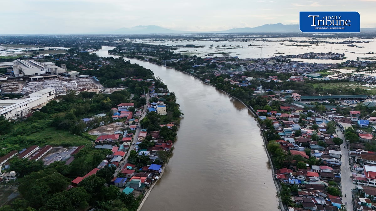 FLOODWATERS SWAMP PARTS OF BULACAN
An aerial view shows floodwaters inundating parts of Calumpit, Bulacan, on Sunday, 20 September 2026.

President Ferdinand Marcos Jr. inspected government projects and programs in Bulacan the following day after directing the Department of Public Works and Highways to pursue long-term measures to address recurring flooding in Bulacan and Pampanga.

📷 Analy Labor