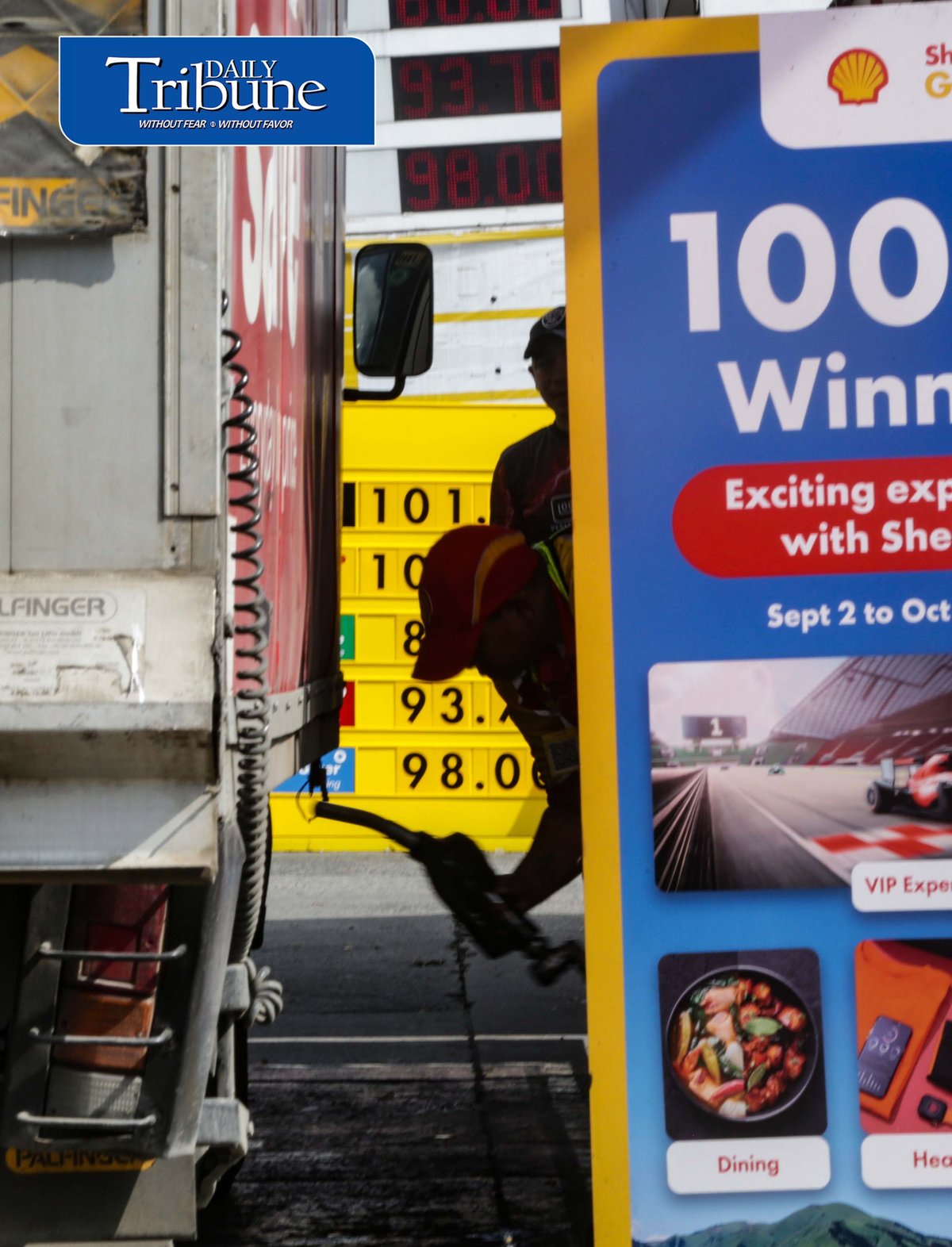 FUEL PRICES SURGE ⛽
Motorists refuel at a Shell gas station in Quezon City on Tuesday, 22 September 2026, as major fuel price hikes take effect nationwide.
Diesel prices rose by P8.82 per liter, gasoline by P4.88 and kerosene by P6.47 amid tensions in the Middle East and a weaker peso. Diesel pump prices are expected to range from P96.53 to P110.82 per liter.
📷 Analy Labor