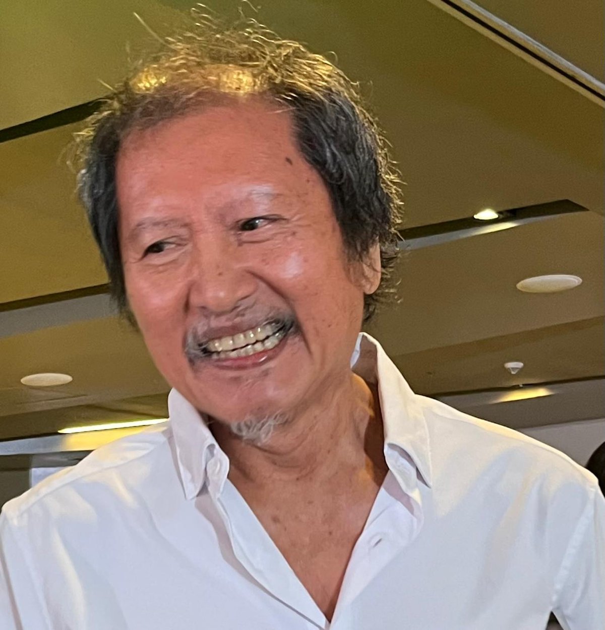Ronnie Lazaro.