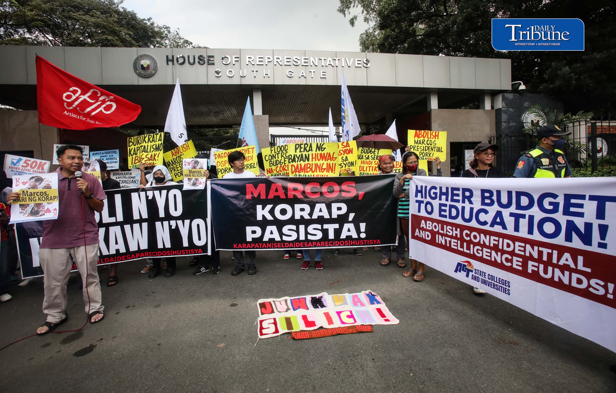 (September 23 2026) Militant groups hold a picket outside the House of Representatives in Quezon City on Wednesday, September 23, 2026, to condemn the railroading of the budget of the office of the President which highlights the malicious collusion of Malacanang and congress in embedding pork barrel and other anomalous items in the 2027 general appropriations bill. The House plenary was expected to tackle and approve the proposed budget despite calls from the groups for greater scrutiny of confidential funds and other allocations for the Office of the President. Photo/Analy Labor
