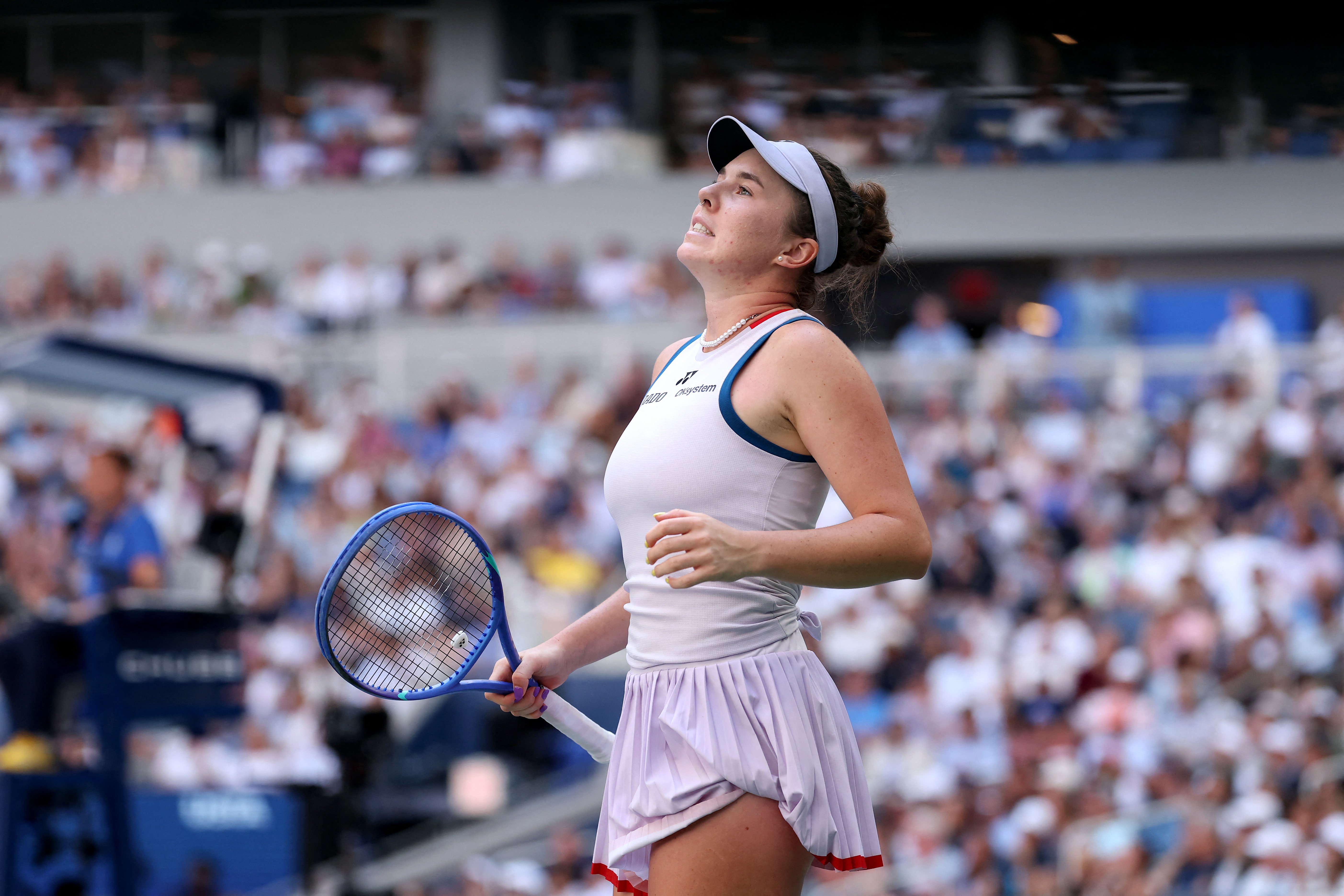 HERE COMES LINDA: Noskova sends Czechs into BJK Cup semis 