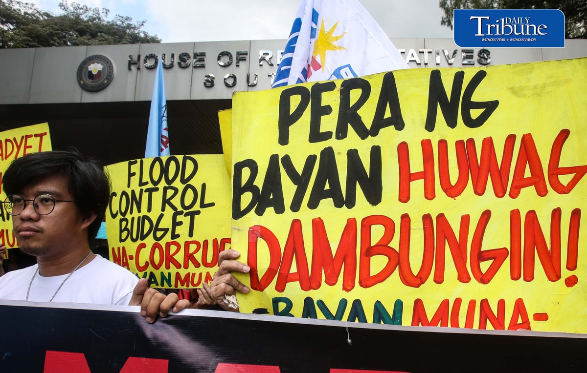 (September 23 2026) Militant groups hold a picket outside the House of Representatives in Quezon City on Wednesday, September 23, 2026, to condemn the railroading of the budget of the office of the President which highlights the malicious collusion of Malacanang and congress in embedding pork barrel and other anomalous items in the 2027 general appropriations bill. The House plenary was expected to tackle and approve the proposed budget despite calls from the groups for greater scrutiny of confidential funds and other allocations for the Office of the President. Photo/Analy Labor