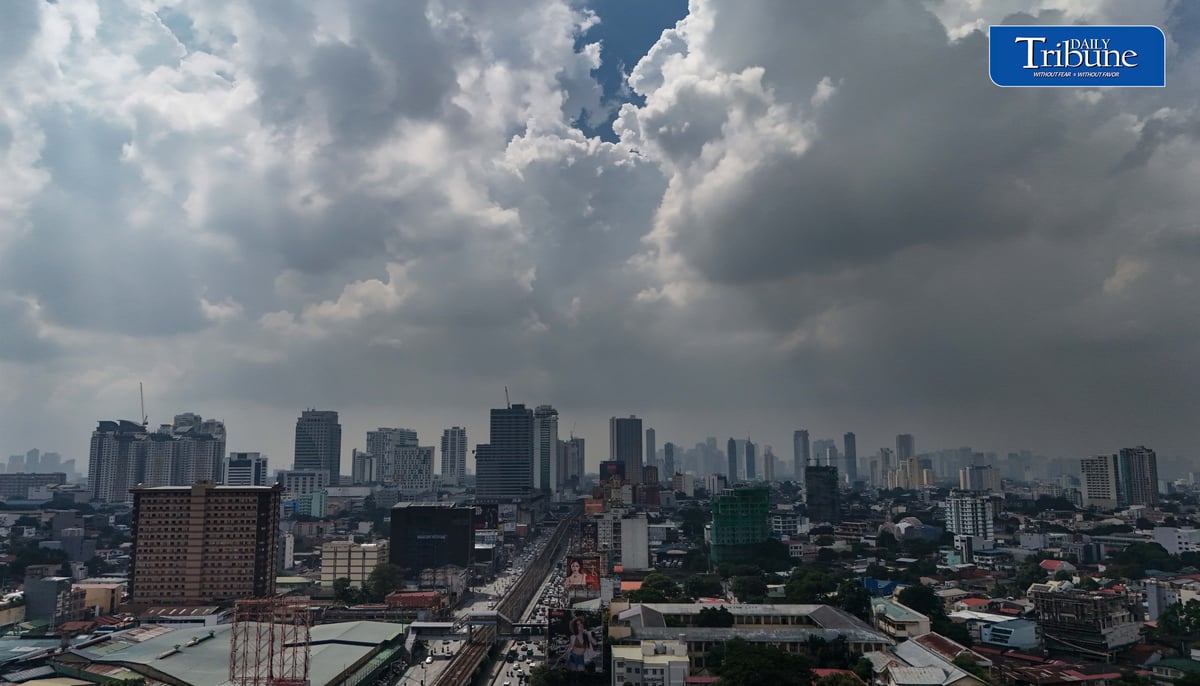 CLEAR SKIES DESPITE QUEENIE
Metro Manila experiences clear to partly cloudy skies as seen from Quezon City on Thursday, 24 September 2026.
Tropical Storm Surigae entered the Philippine Area of Responsibility at 7 a.m. and was given the local name “Queenie,” becoming the 17th tropical cyclone to enter PAR this year. PAGASA said the storm was not expected to directly affect most of the country over the next three days.
PAGASA has also warned that the ongoing El Niño could intensify into a “very strong” event before the end of 2026 and persist through the first half of 2027.
Photo by Analy Labor