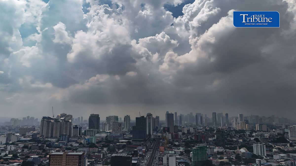 CLEAR SKIES DESPITE QUEENIE
Metro Manila experiences clear to partly cloudy skies as seen from Quezon City on Thursday, 24 September 2026.
Tropical Storm Surigae entered the Philippine Area of Responsibility at 7 a.m. and was given the local name “Queenie,” becoming the 17th tropical cyclone to enter PAR this year. PAGASA said the storm was not expected to directly affect most of the country over the next three days.
PAGASA has also warned that the ongoing El Niño could intensify into a “very strong” event before the end of 2026 and persist through the first half of 2027.
Photo by Analy Labor