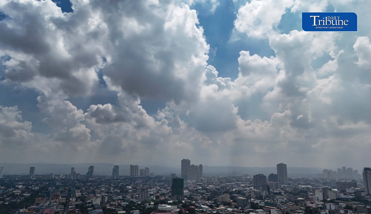 CLEAR SKIES DESPITE QUEENIE
Metro Manila experiences clear to partly cloudy skies as seen from Quezon City on Thursday, 24 September 2026.
Tropical Storm Surigae entered the Philippine Area of Responsibility at 7 a.m. and was given the local name “Queenie,” becoming the 17th tropical cyclone to enter PAR this year. PAGASA said the storm was not expected to directly affect most of the country over the next three days.
PAGASA has also warned that the ongoing El Niño could intensify into a “very strong” event before the end of 2026 and persist through the first half of 2027.
Photo by Analy Labor